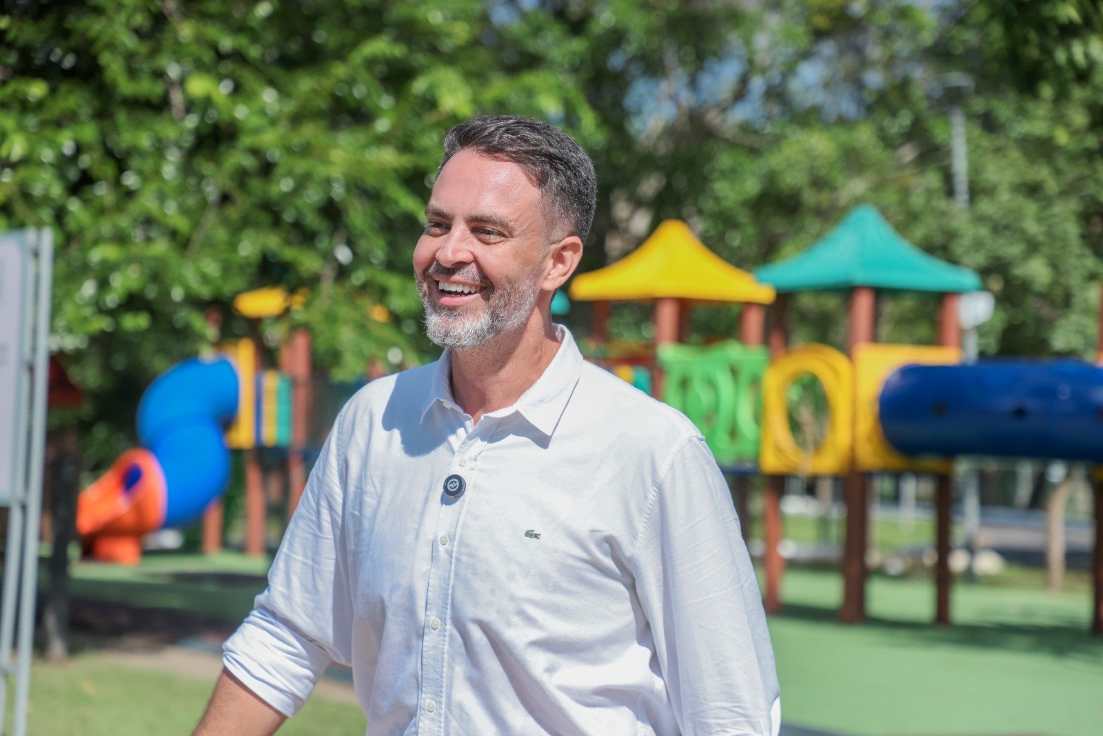 Prefeitura anuncia benefícios, salário antecipado, prêmios e carteira digital para servidores